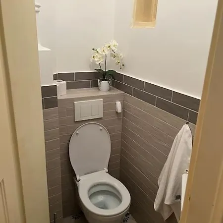 Beautiful Condo At The Old Town Bratislava Exterior photo