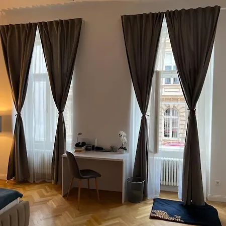 Beautiful Condo At The Old Town Bratislava Exterior photo