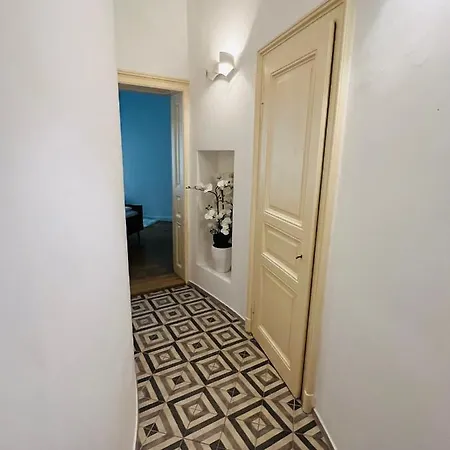 Beautiful Condo At The Old Town Bratislava Exterior photo